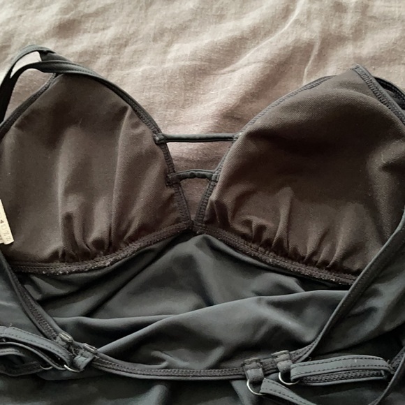 size M - black Tankini hidden bra low padding good support, stays on - Picture 6 of 6